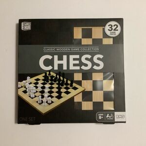 Classic Wooden Chess Set - Black and White